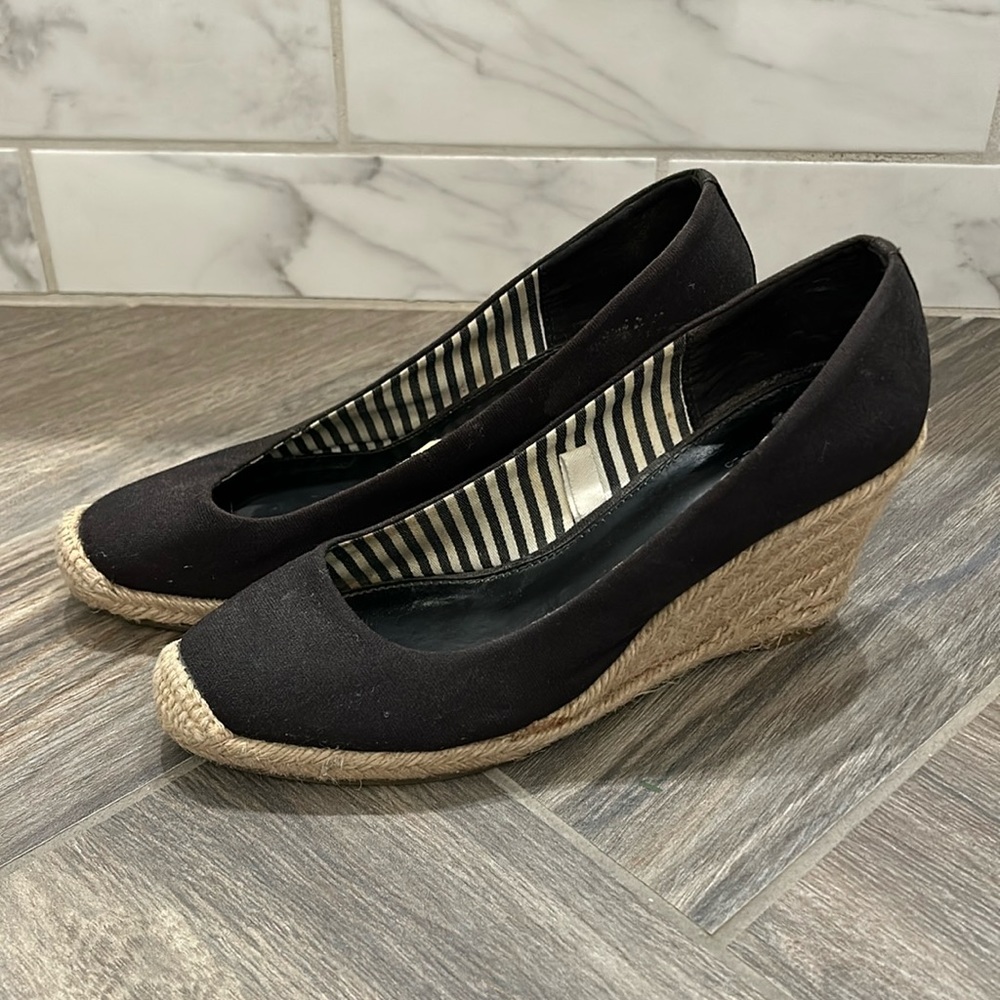 Black wedge espadrilles